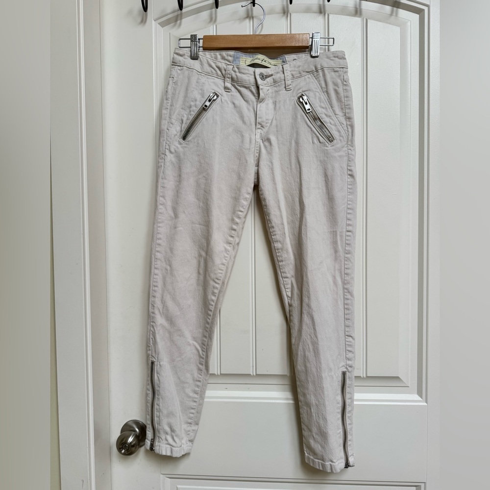 Anthropologie Daughters of the Liberation OffWhite LowRise Skinny Ankle Jean. 27